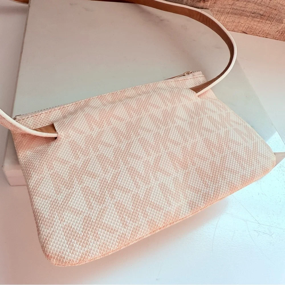 NWOT Micheal Kors Leather Signature Logo Belt Bag in Pink